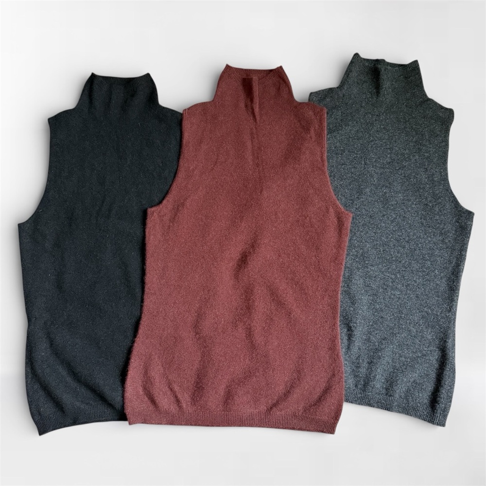 Naadam 100% Cashmere Sleeveless Turtleneck in Maroon color Size S